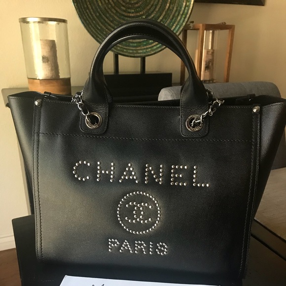 Chanel tote ***SOLD*** - Picture 2 of 8